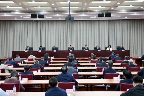 全国夏粮小麦收获进度过半 各地加强农机作业服务